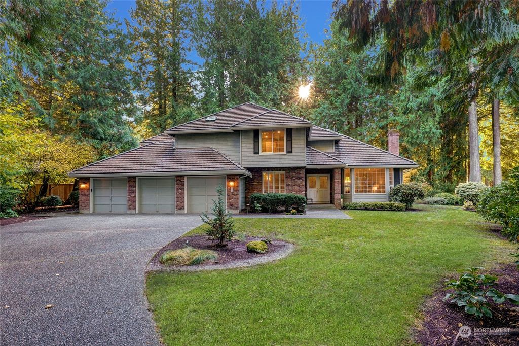 Photo of 21011 NE 33rd Place, Sammamish, WA 98074 (MLS # 2016606)