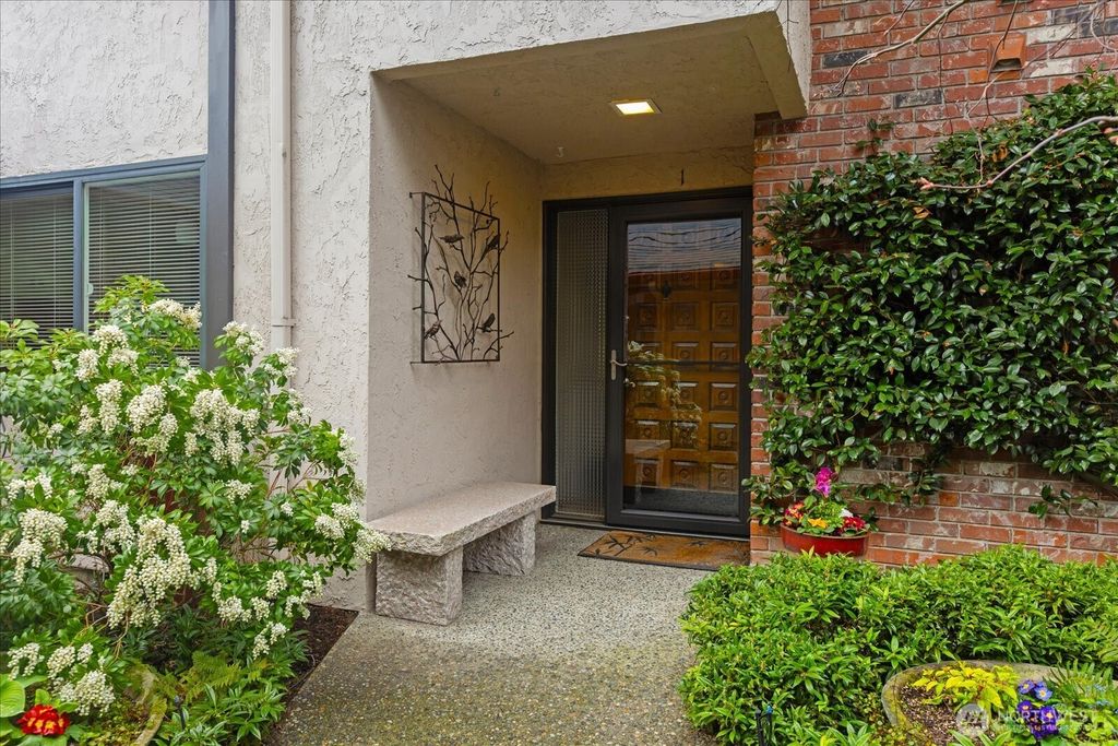 Photo of 1532 NW 195th Street #1, Shoreline, WA 98177 (MLS # 2492304)