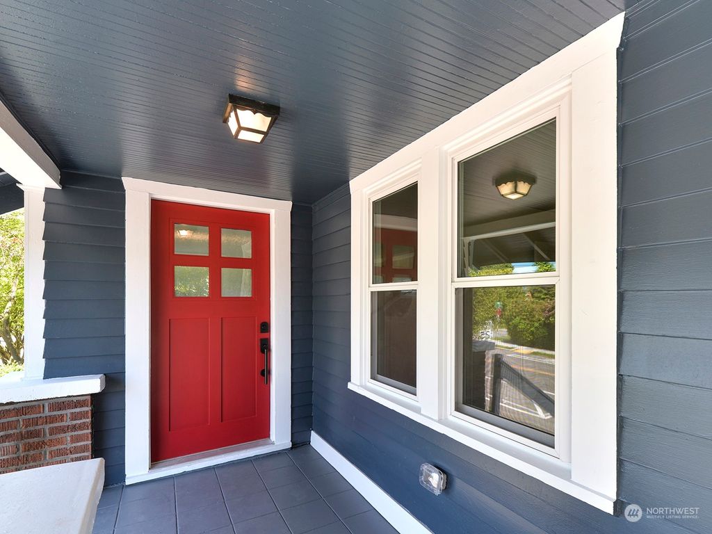 Photo of 6826 15th Avenue NE, Seattle, WA 98115 (MLS # 2248281)