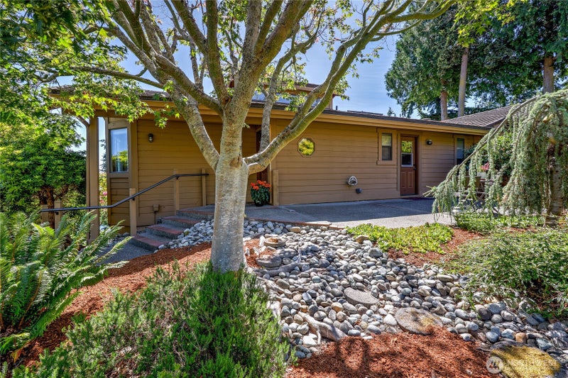 130 Upper Bluffs Drive 1