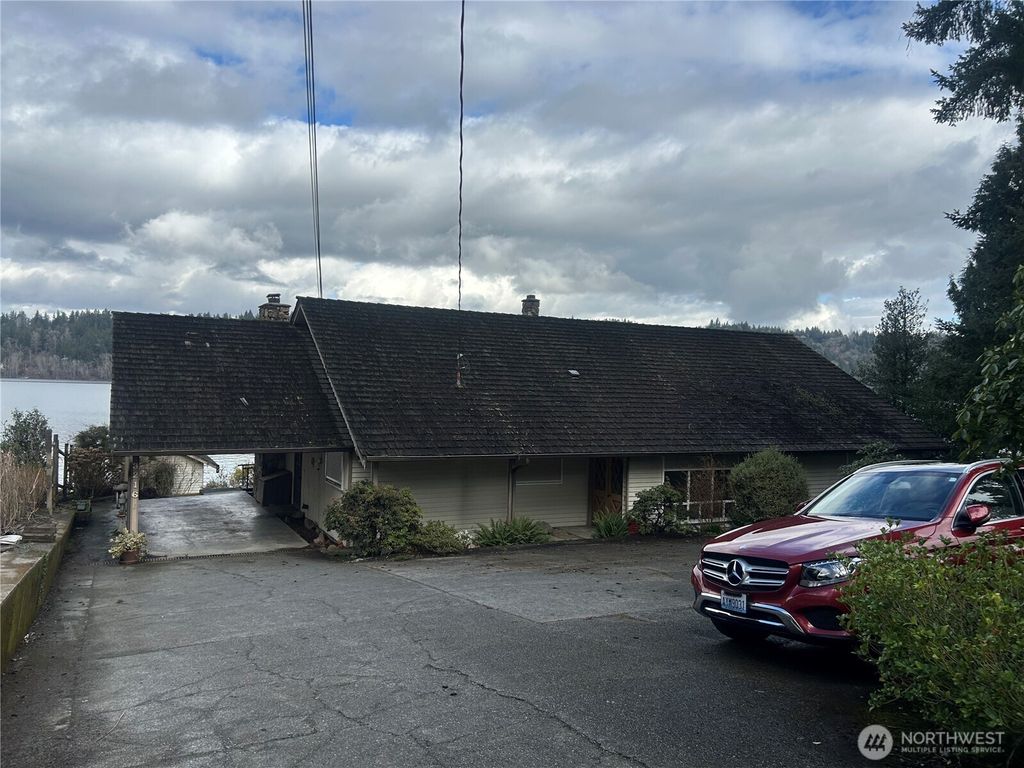 Photo of 3216 W Lake Sammamish Parkway NE, Redmond, WA 98052 (MLS # 2489057)