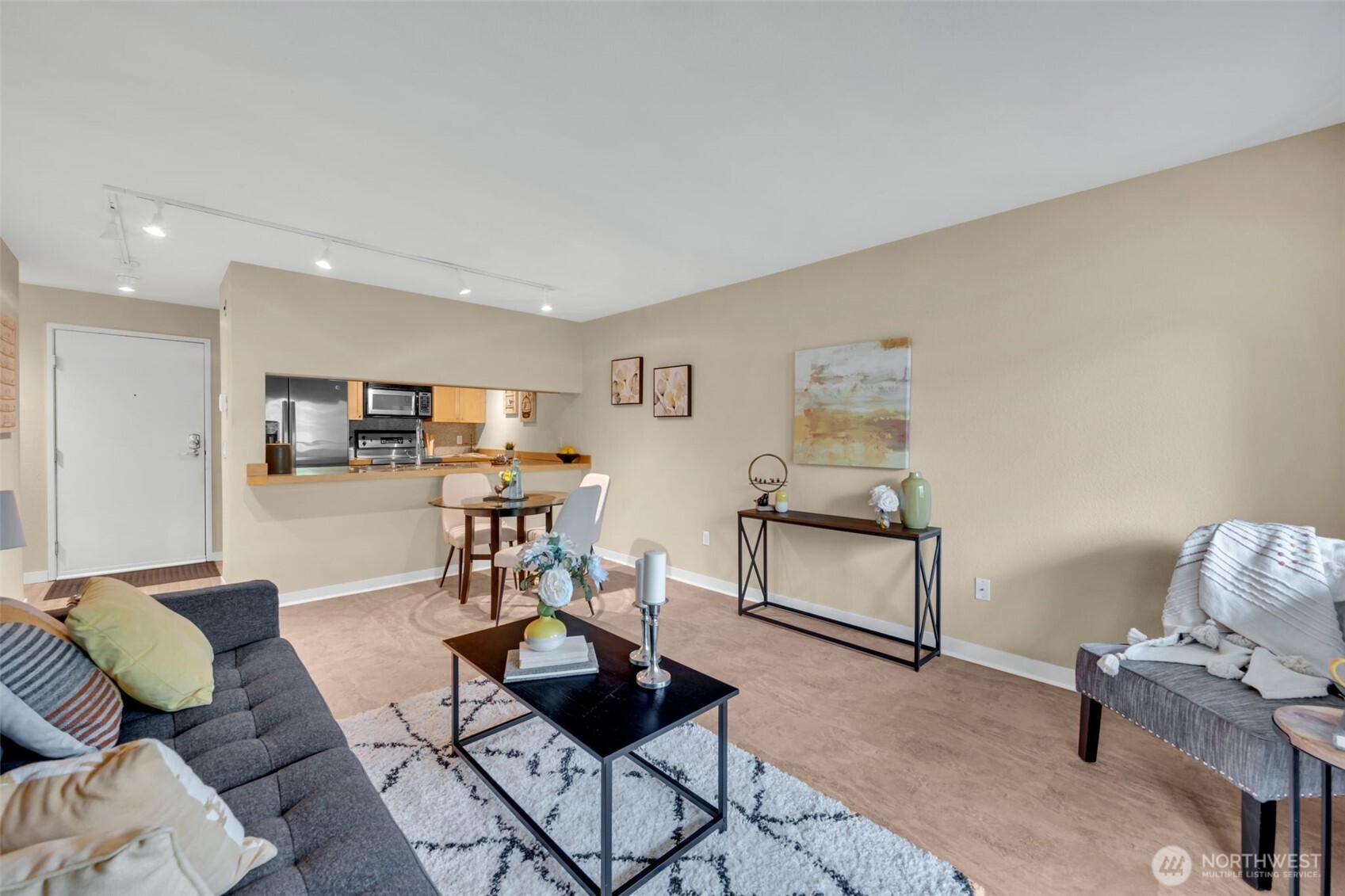 275 W Roy Street 319