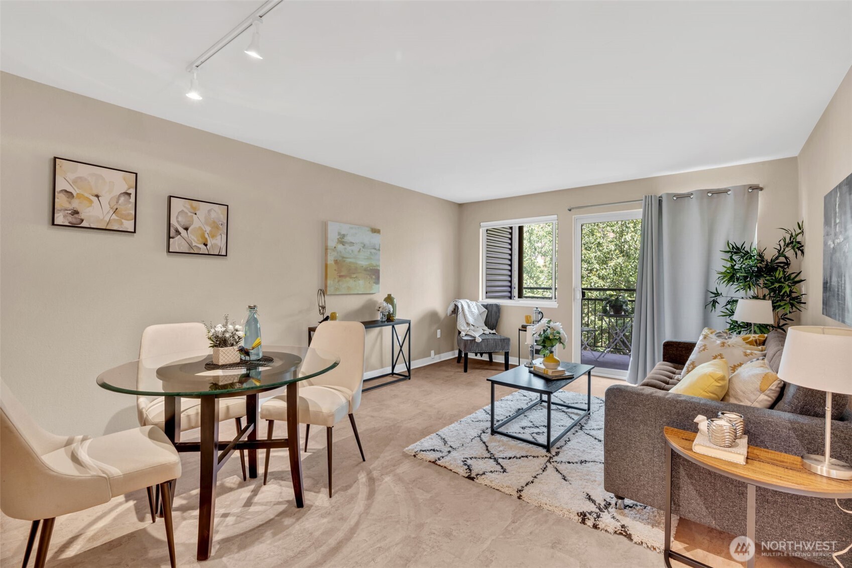 275 W Roy Street 319