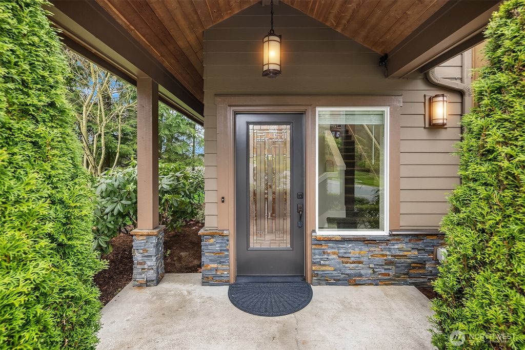 Photo of 900 228th Avenue NE #1C, Sammamish, WA 98074 (MLS # 2485510)