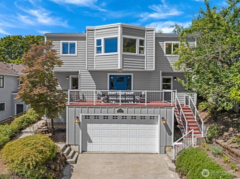 Photo of 209 32nd Avenue, Seattle, WA 98122 (MLS # 2557956)