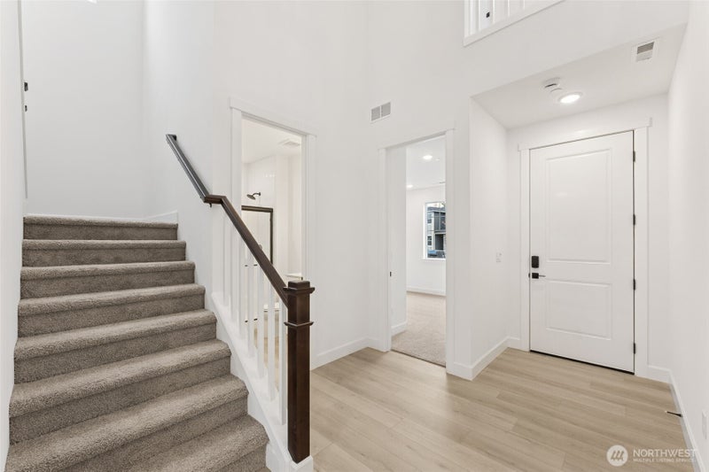 13911 180TH Street E 37