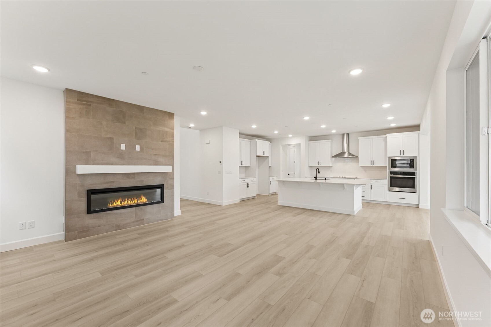 13911 180TH Street E 37
