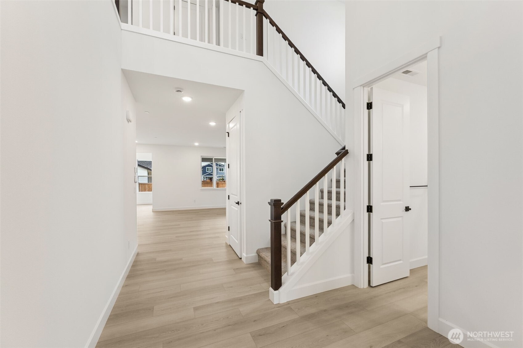 13911 180TH Street E 37