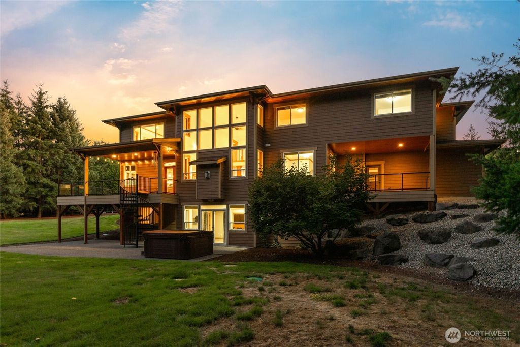 Photo of 22118 SE Sawyer Ridge Way, Black Diamond, WA 98010 (MLS # 2419512)