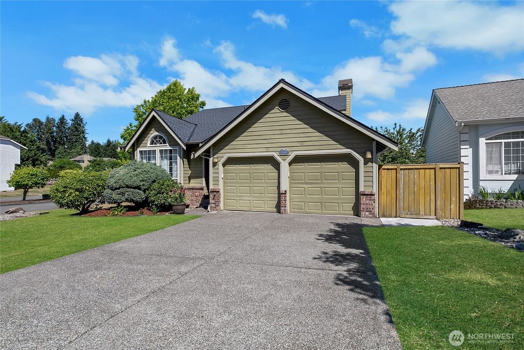 Photo of 37404 18th Avenue S, Federal Way, WA 98003 (MLS # 2402570)