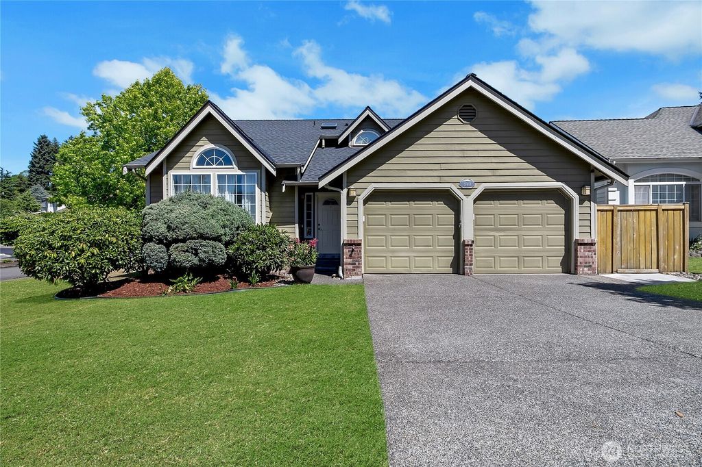 Photo of 37404 18th Avenue S, Federal Way, WA 98003 (MLS # 2402570)