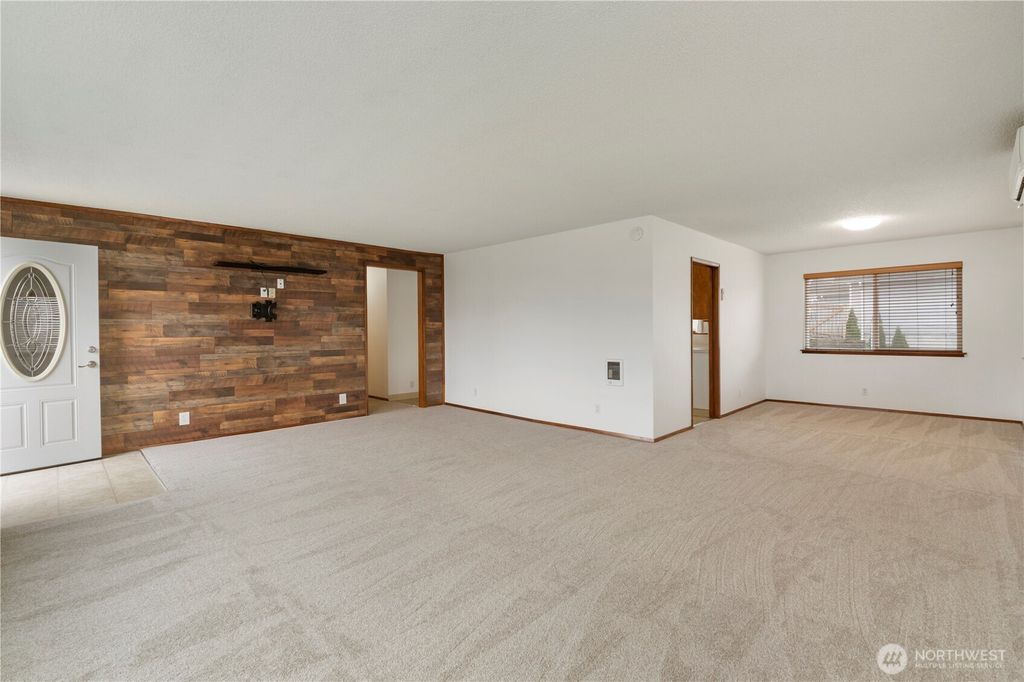 Photo of 1509 Juniper Street, Milton, WA 98354 (MLS # 2465854)