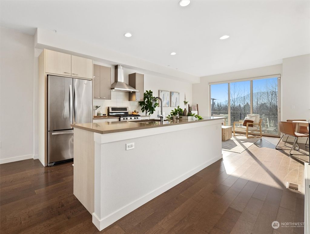 Photo of 4239 214th Place SE, Issaquah, WA 98029 (MLS # 2327858)