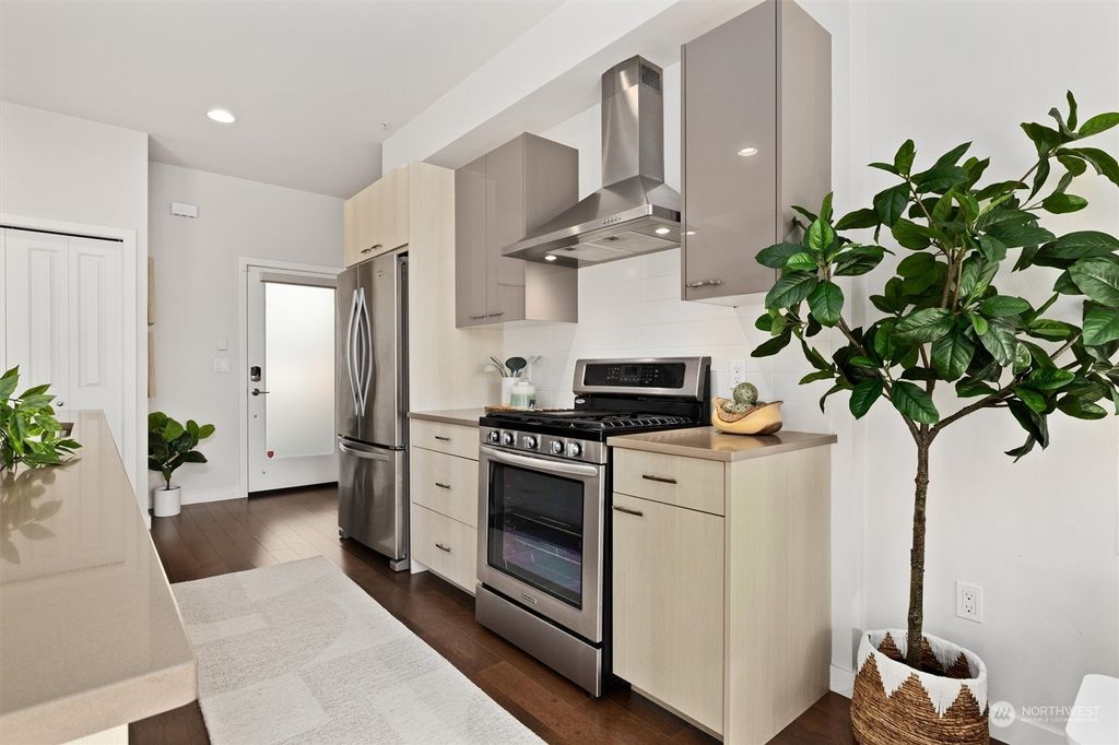 Photo of 4239 214th Place SE, Issaquah, WA 98029 (MLS # 2327858)