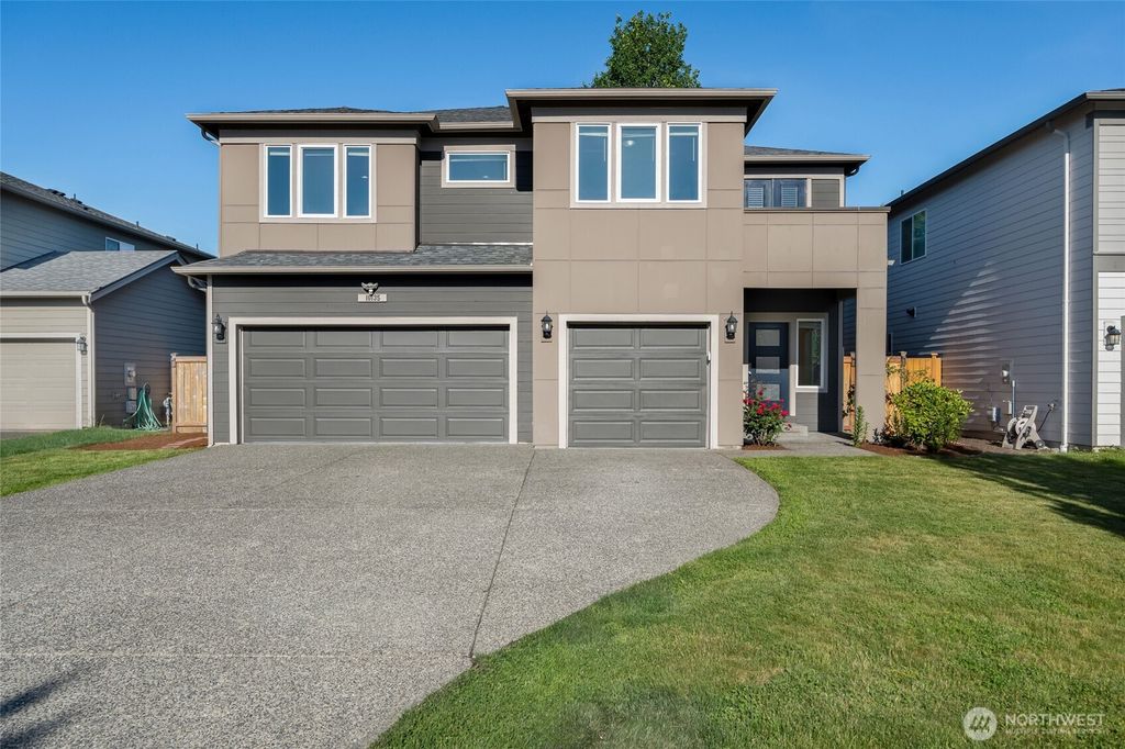 Photo of 10135 56th Avenue NE, Marysville, WA 98270 (MLS # 2381490)