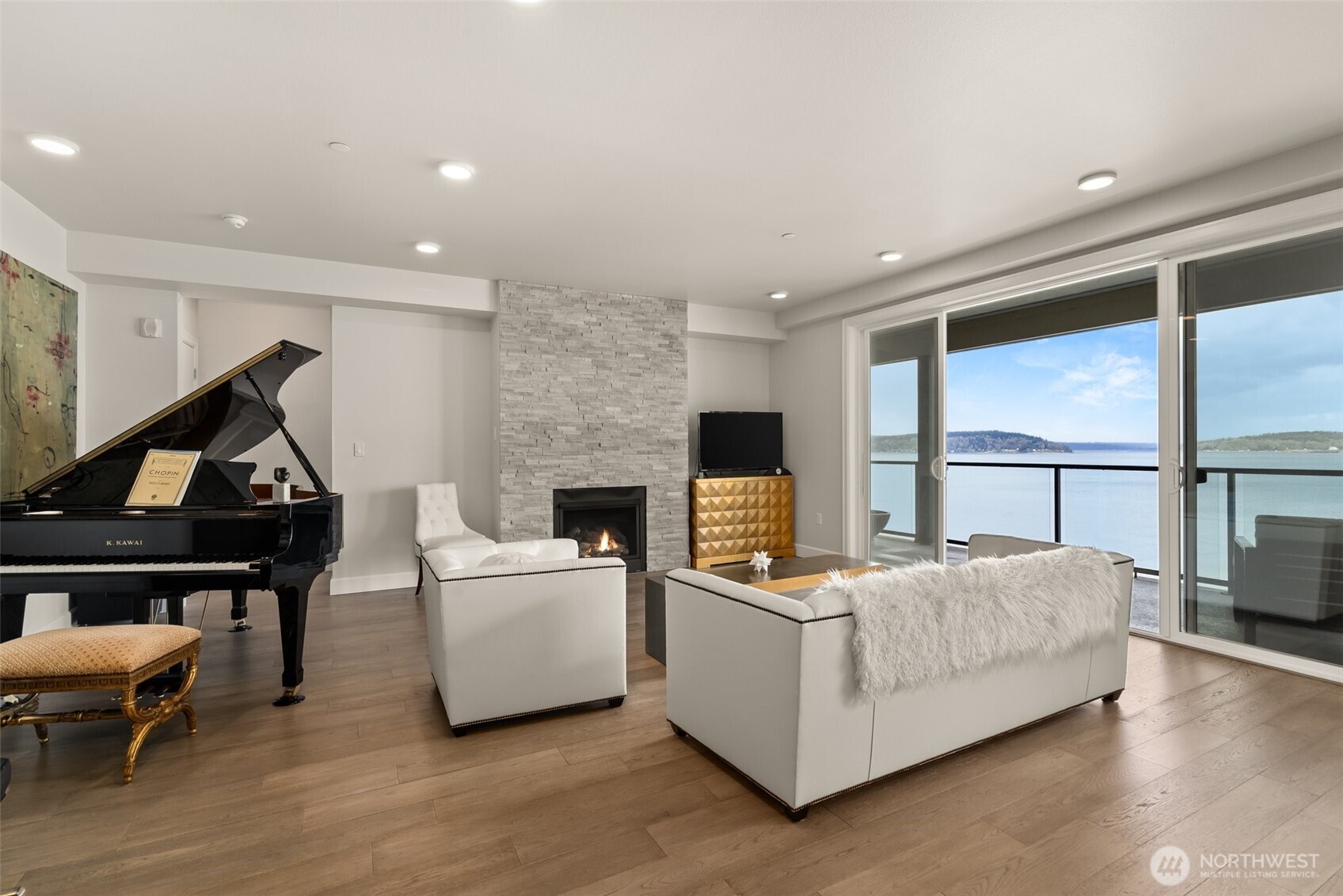 4961 Main Street 802