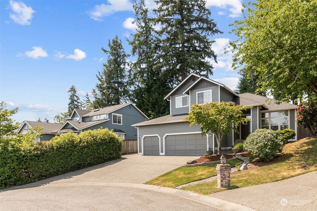Photo of 37321 18th Avenue S, Federal Way, WA 98003 (MLS # 2051708)