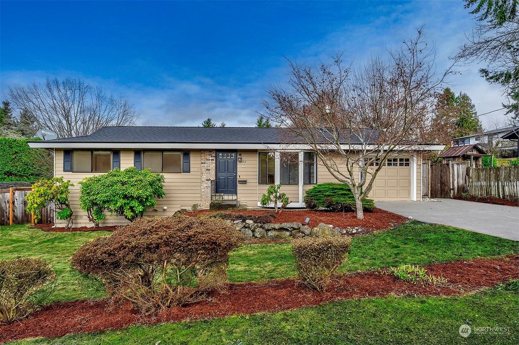 Photo of 10932 NE 60th Street, Kirkland, WA 98033 (MLS # 2194239)