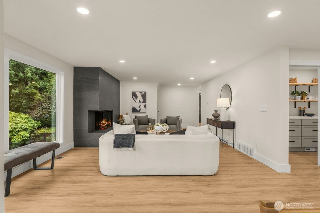 Photo of 7017 NE 155th Place, Kenmore, WA 98028 (MLS # 2491931)