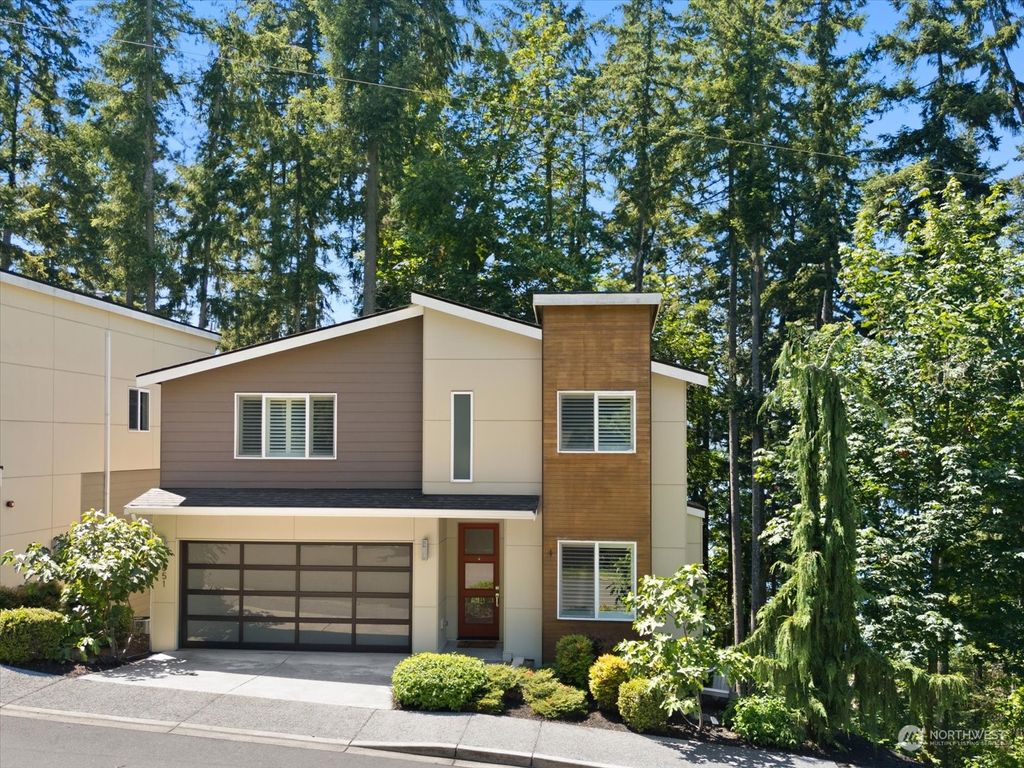 Photo of 851 NE 206th Avenue, Sammamish, WA 98074 (MLS # 2297535)