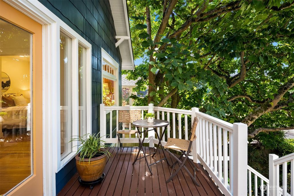 Photo of 1930 11th Avenue W, Seattle, WA 98119 (MLS # 2168323)