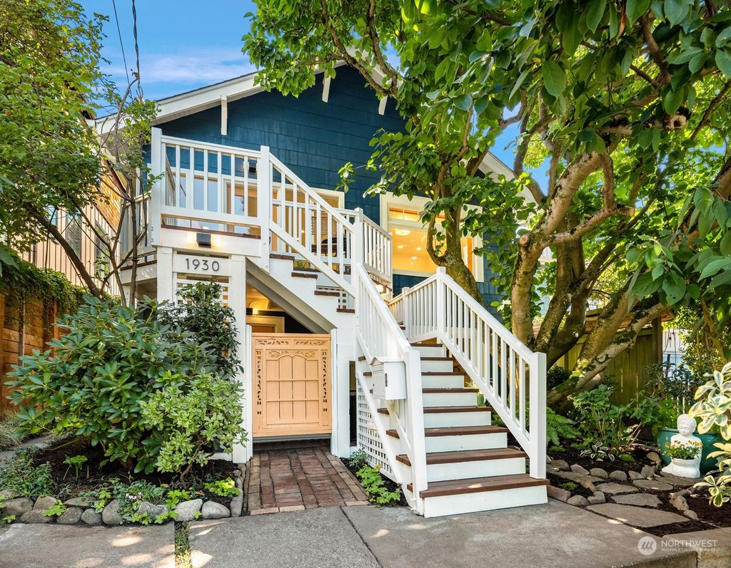Photo of 1930 11th Avenue W, Seattle, WA 98119 (MLS # 2168323)