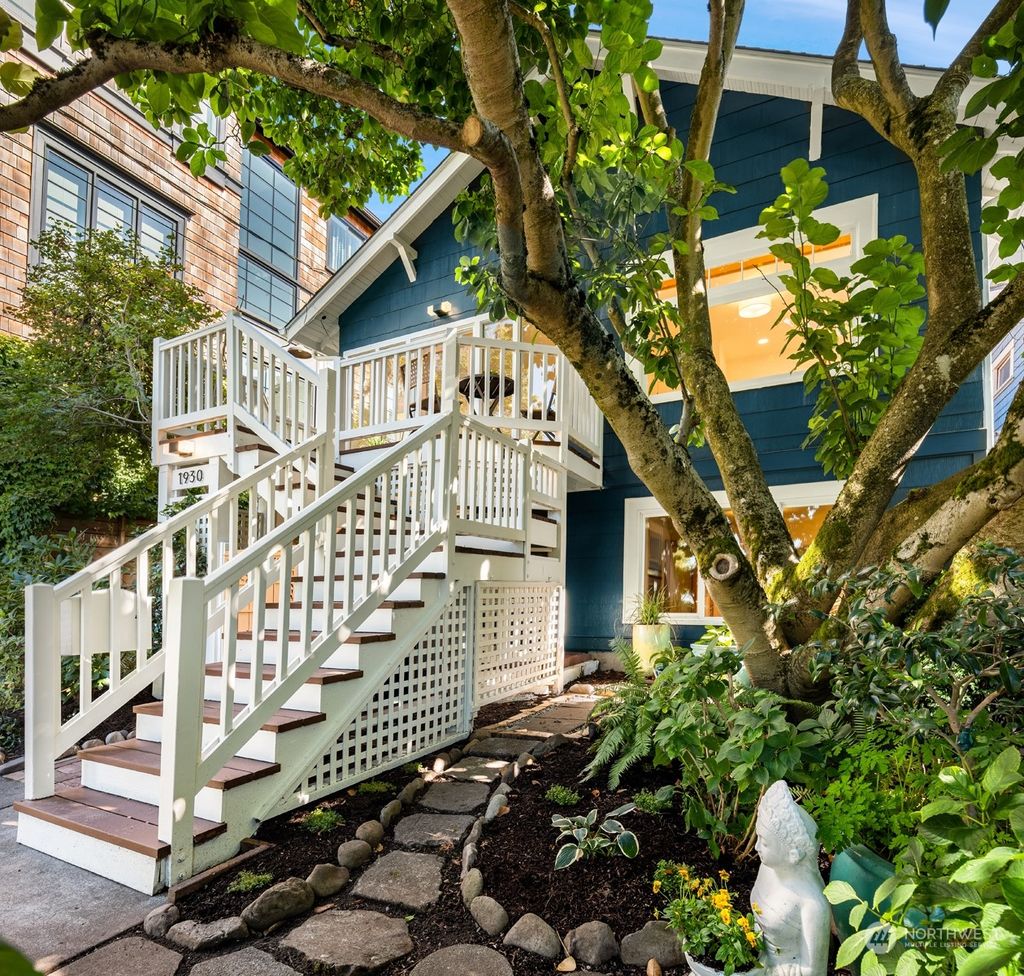 Photo of 1930 11th Avenue W, Seattle, WA 98119 (MLS # 2168323)