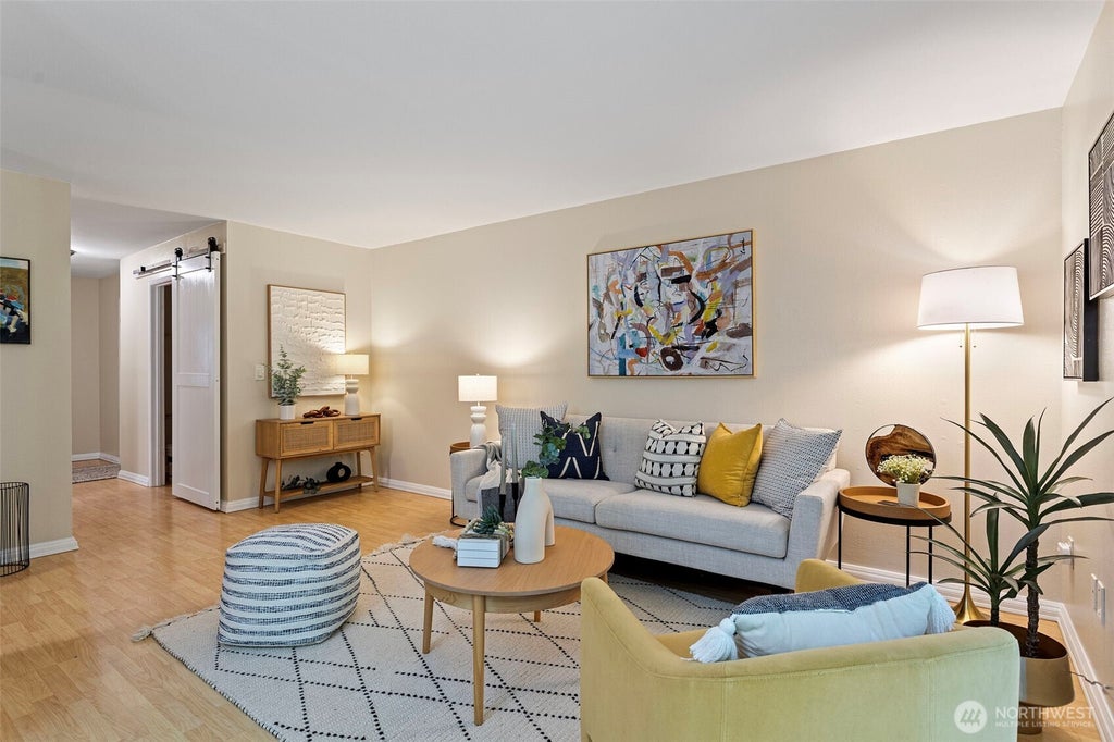 Photo of 12510 NE 130th Way #B101, Kirkland, WA 98034 (MLS # 2550023)