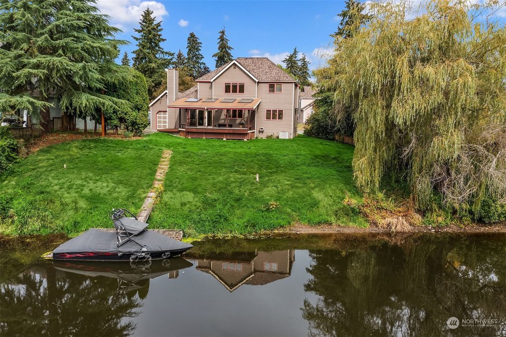 Photo of 11119 NE 174th Street, Bothell, WA 98011 (MLS # 2296452)
