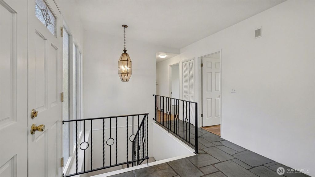 Photo of 912 168th Place NE, Bellevue, WA 98008 (MLS # 2503441)