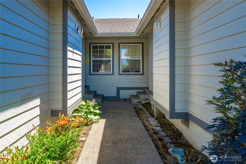 1220 184th Street Ct E