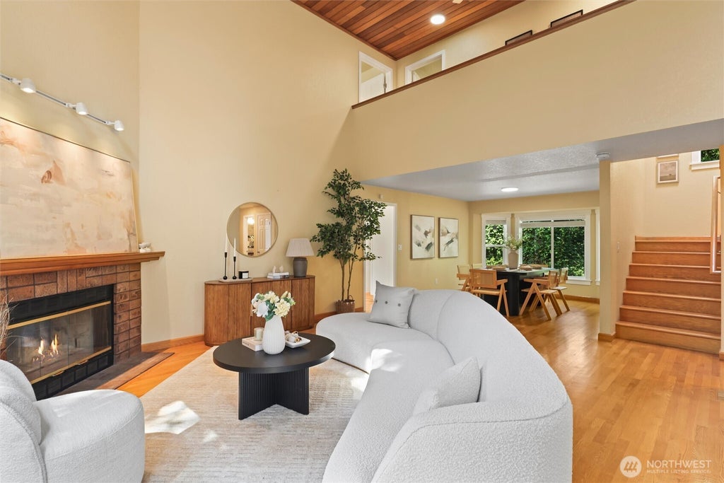 Photo of 6149 115th Place SE, Bellevue, WA 98006 (MLS # 2555256)