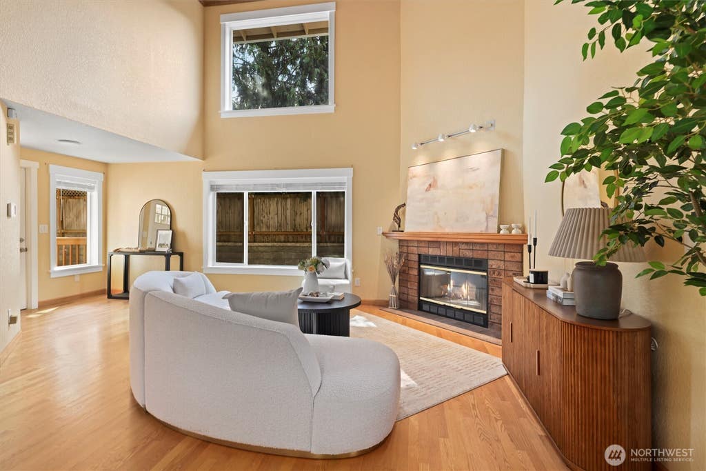 Photo of 6149 115th Place SE, Bellevue, WA 98006 (MLS # 2555256)