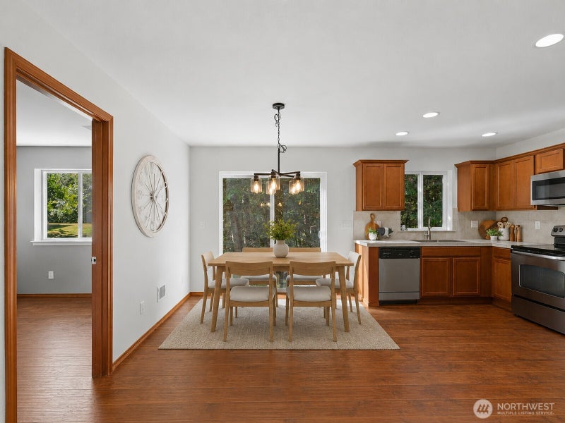 8402 61st Place NE