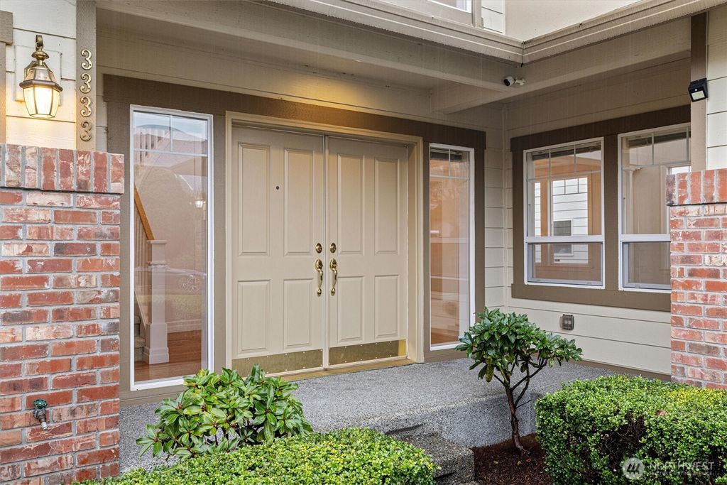 Photo of 3333 Lincoln Avenue NE, Renton, WA 98056 (MLS # 2494760)