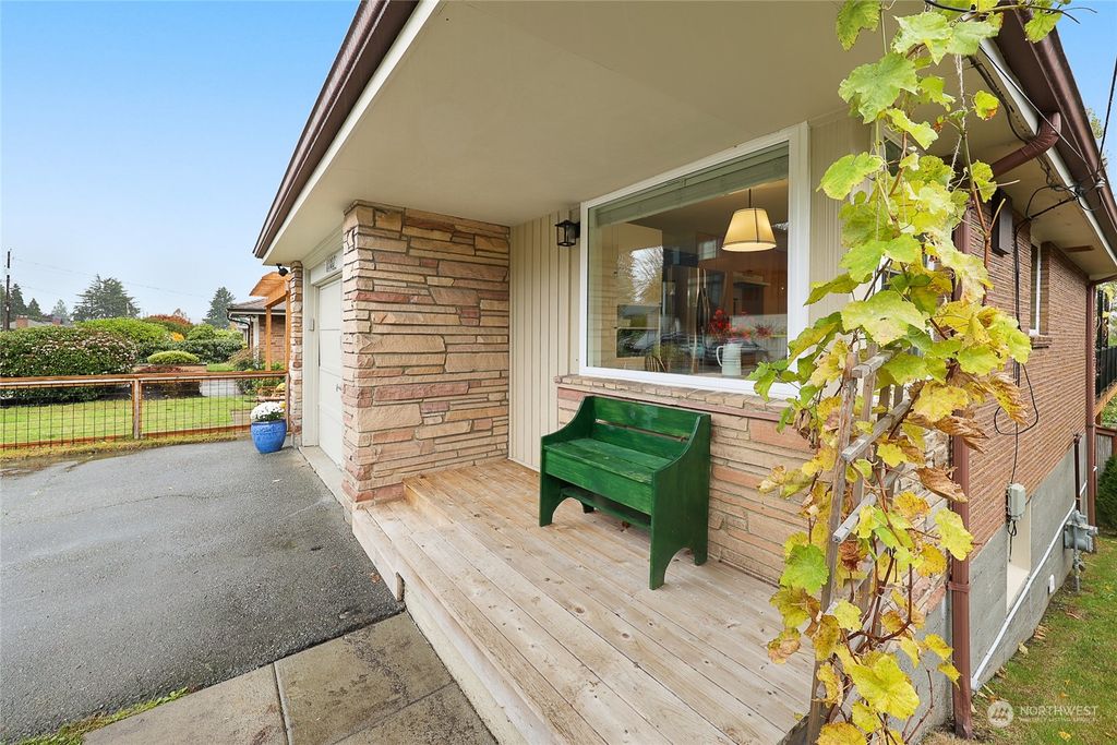 Photo of 10022 11th Avenue NW, Seattle, WA 98177 (MLS # 2307999)