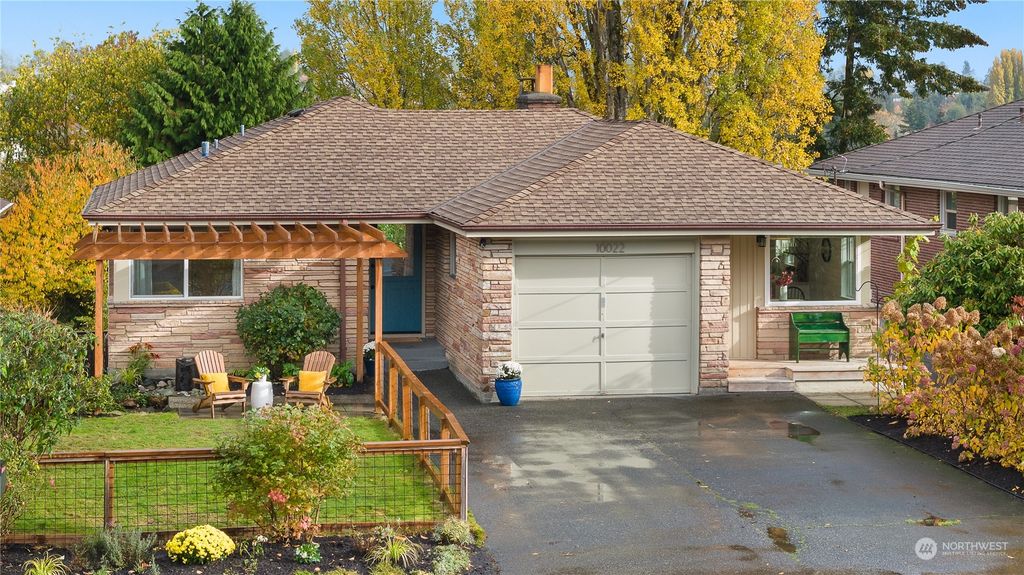 Photo of 10022 11th Avenue NW, Seattle, WA 98177 (MLS # 2307999)