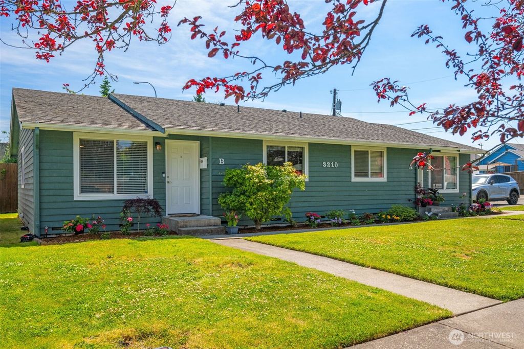 Photo of 3210 26th St St #A &amp; B, Everett, WA 98201 (MLS # 2389695)