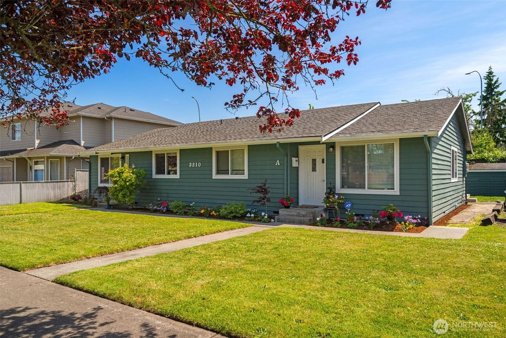 Photo of 3210 26th St St #A &amp; B, Everett, WA 98201 (MLS # 2389695)