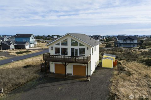 Photo of 1400 Ocean Shores Boulevard SW, Ocean Shores, WA 98569 (MLS # 2475369)