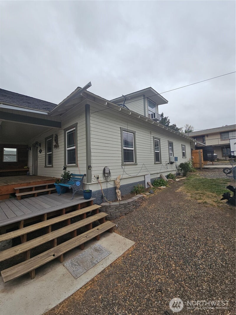 1673 Main Street