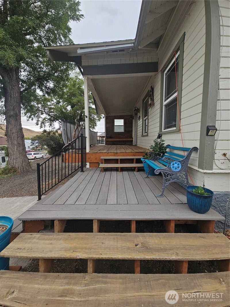 1673 Main Street