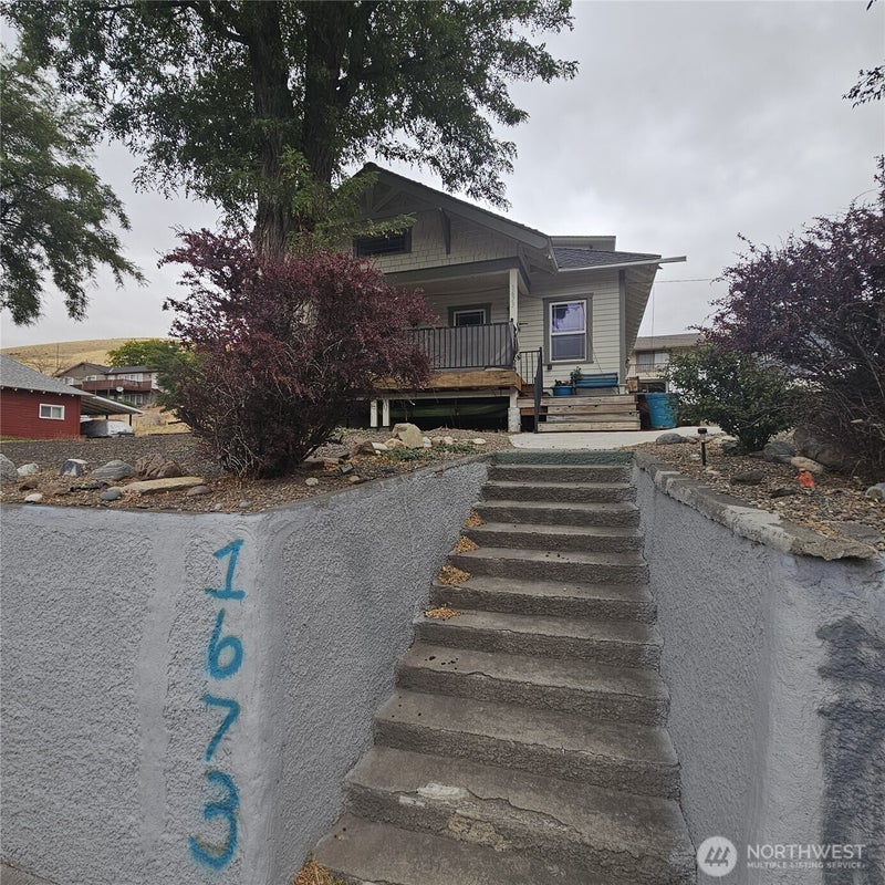 1673 Main Street