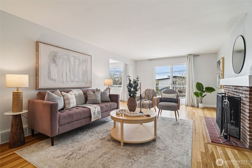 Photo of 3909 13th Avenue S, Seattle, WA 98108 (MLS # 2504117)