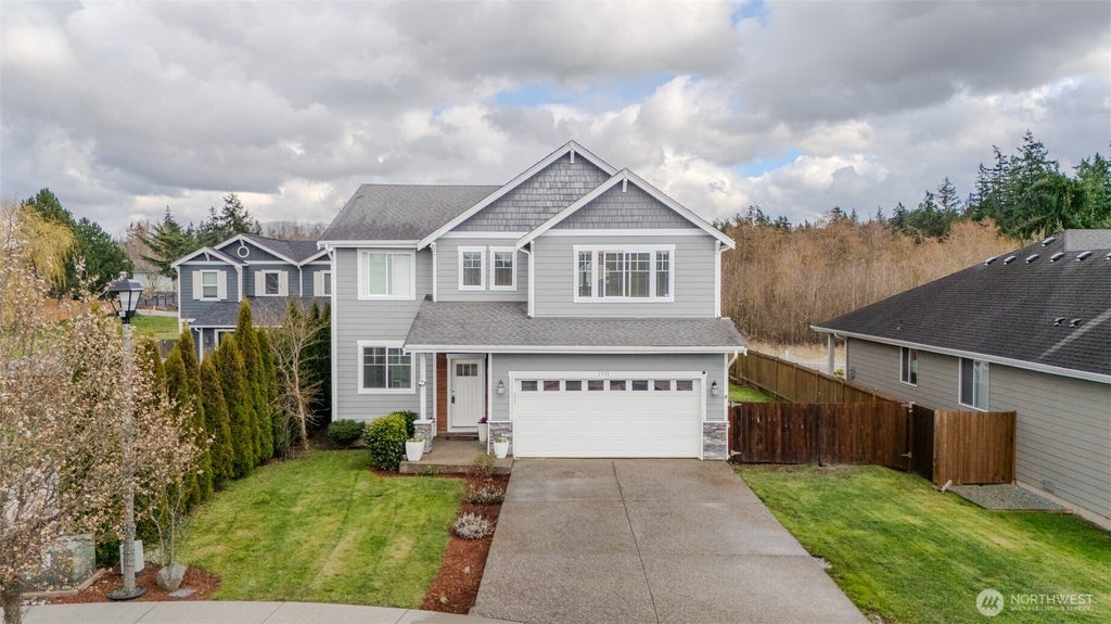 Photo of 1737 Hillcrest Loop, Mount Vernon, WA 98274 (MLS # 2541414)