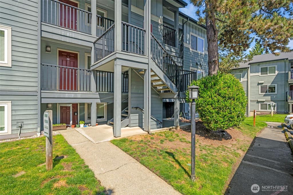 Photo of 11102 NE 125th Lane #K136, Kirkland, WA 98034 (MLS # 2567351)