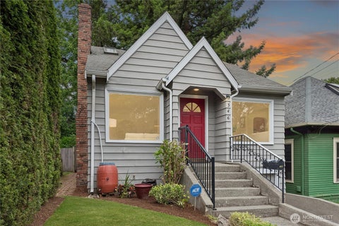 Photo of 346 NE 58th Street, Seattle, WA 98105 (MLS # 2534968)