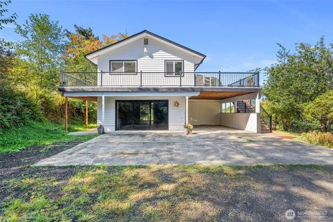 Photo of 198 Raymond South Bend Road, Raymond, WA 98577 (MLS # 2436964)
