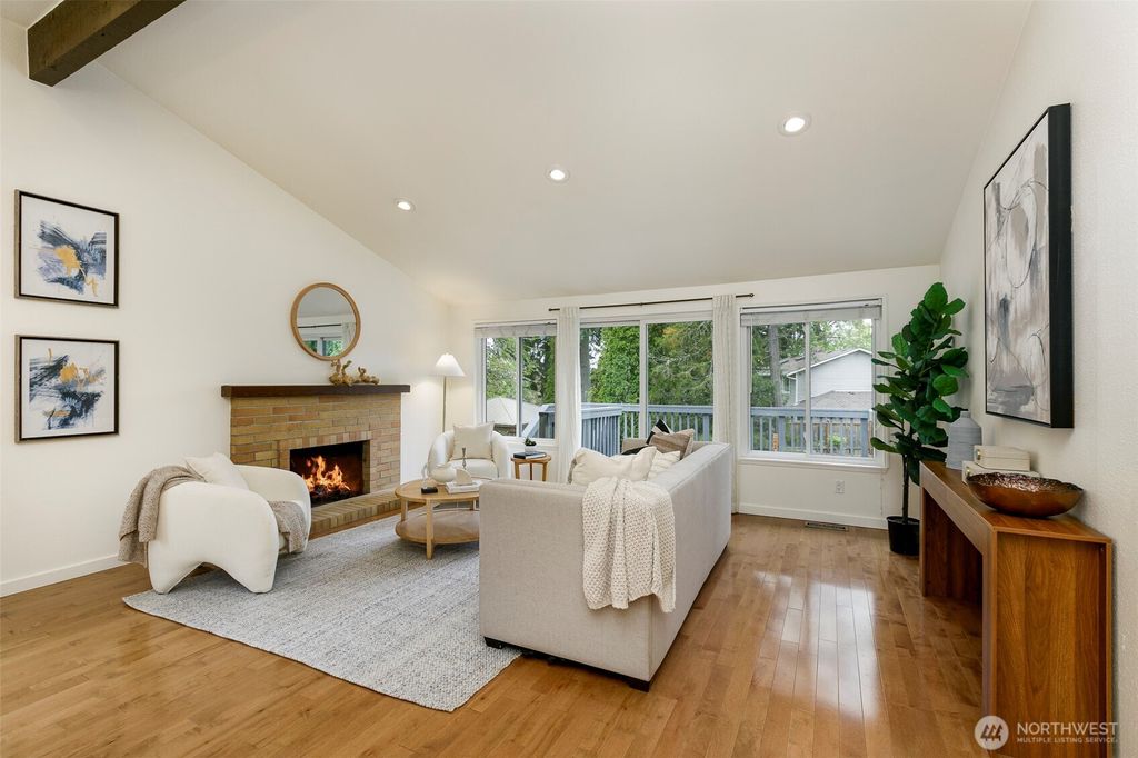 Photo of 15812 NE 106th Street, Redmond, WA 98052 (MLS # 2511400)