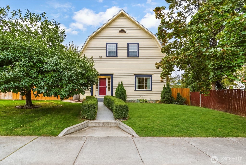 Photo of 1116 Isaacs Avenue, Walla Walla, WA 99362 (MLS # 2589832)